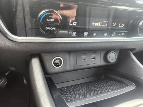 Used 2021 Nissan Rogue SV image 27