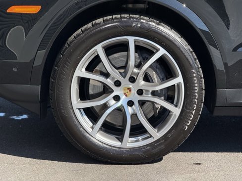 Certified 2024 Porsche Cayenne image 11
