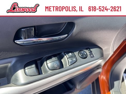 Used 2020 Nissan Kicks SV image 11