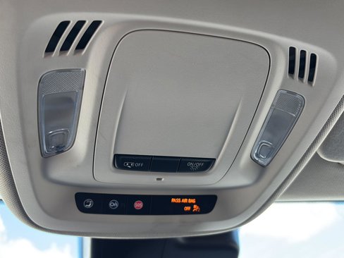 Used 2021 Buick Envision Essence w/ Sport Touring Package image 31