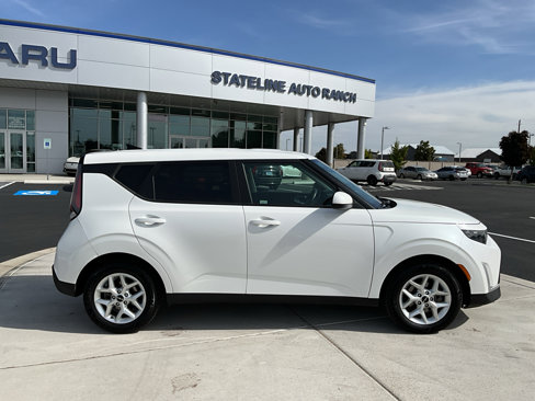 Used 2023 Kia Soul LX w/ LX Technology Package image 2