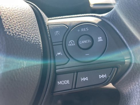 Used 2025 Toyota Corolla LE image 23