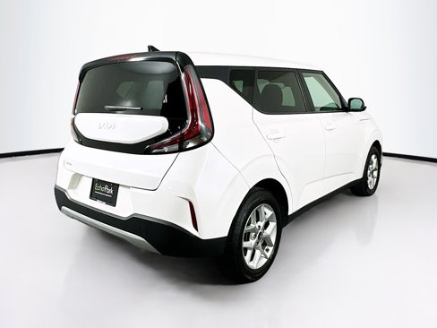 Used 2023 Kia Soul LX w/ LX Technology Package image 9