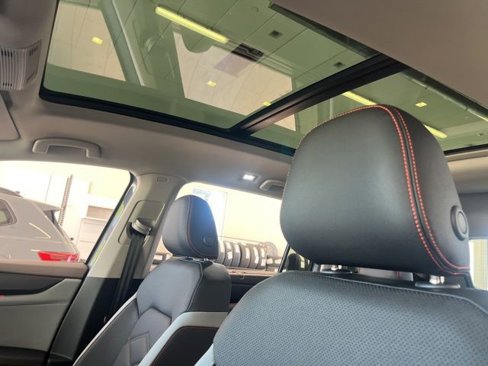 New 2025 Volkswagen Atlas Peak Edition SE image 36