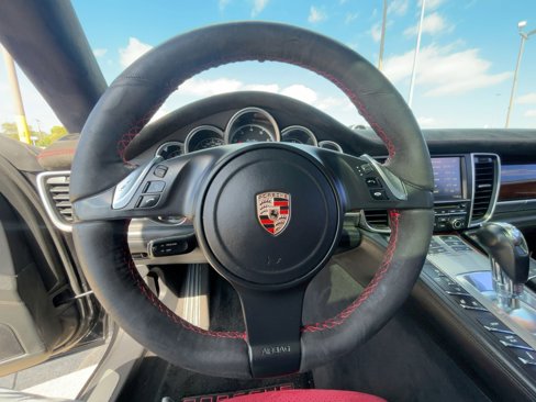 Used 2010 Porsche Panamera Turbo image 16