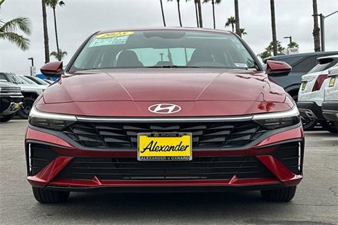 Used 2025 Hyundai Elantra SE image 9