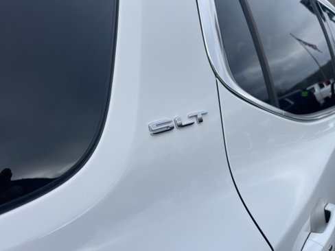 Used 2023 GMC Acadia SLT image 8