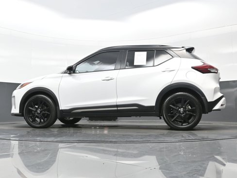 Used 2023 Nissan Kicks SR image 29