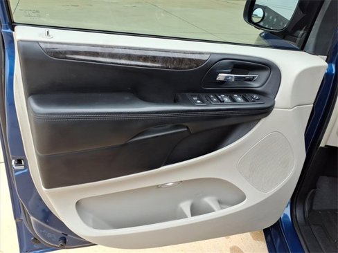 Used 2011 Dodge Grand Caravan Crew w/ Entertainment Group 1 image 15