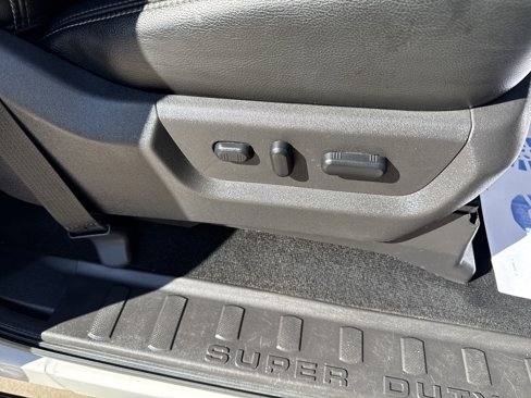 Used 2013 Ford F350 Lariat image 15