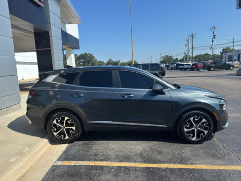 Used 2024 Kia Sportage EX image 4