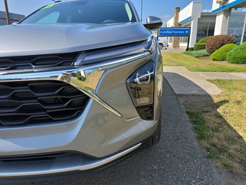 New 2025 Chevrolet Trax LT w/ Driver Confidence Package image 10