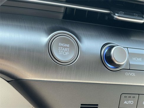 Certified 2025 Hyundai Kona SEL image 18