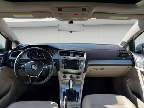 Used 2015 Volkswagen Golf TDI SE image 24