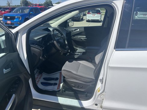 Used 2017 Ford Escape SE image 10