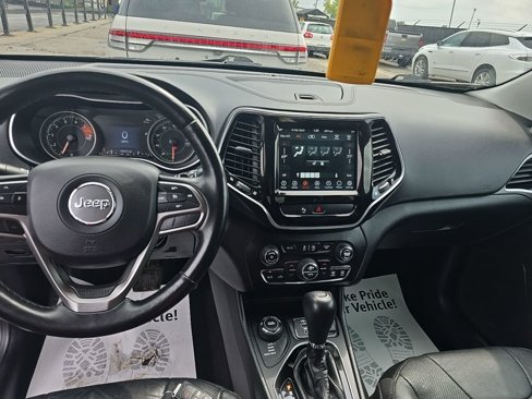 Used 2019 Jeep Cherokee Limited image 3
