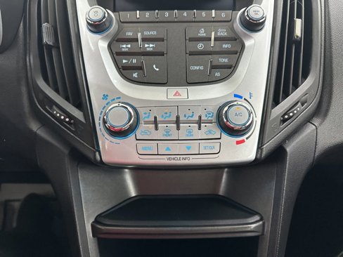 Used 2017 Chevrolet Equinox LT image 39