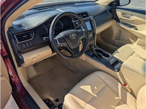 Used 2017 Toyota Camry XLE image 12
