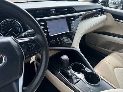 Used 2019 Toyota Camry LE image 20