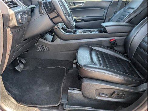 Used 2020 Ford Edge SEL image 11