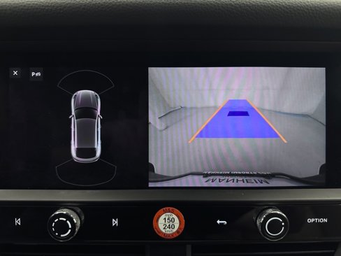 Used 2022 Porsche Macan image 37