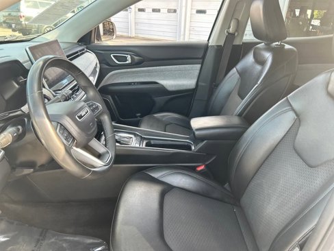 Used 2022 Jeep Compass Latitude image 24
