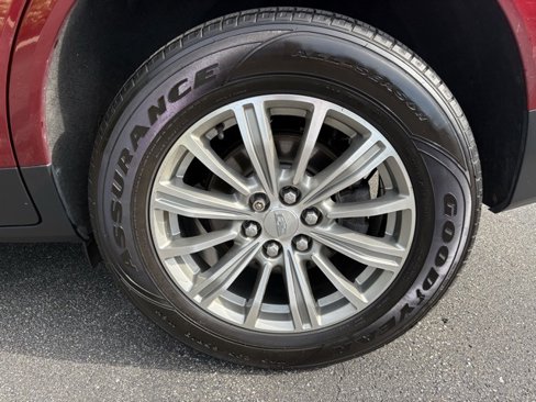 Used 2018 Cadillac XT5 Luxury w/ Driver Awareness Package image 19