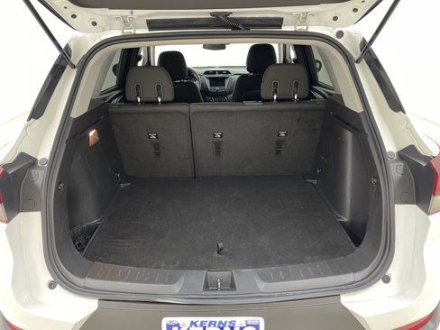 Used 2022 Chevrolet TrailBlazer LT w/ LPO, Blackout Package image 4