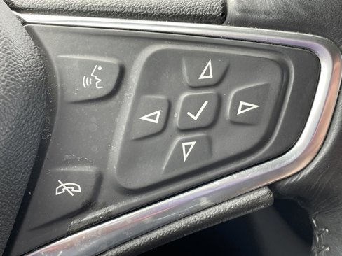 Used 2018 Chevrolet Equinox LT image 25