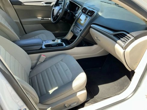 Used 2018 Ford Fusion SE w/ Fusion SE Technology Package image 21