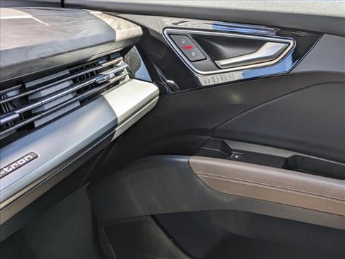 Used 2022 Audi Q4 e-tron Premium Plus image 18