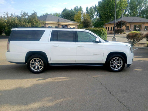 Used 2016 GMC Yukon XL SLT w/ Open Road Package image 6