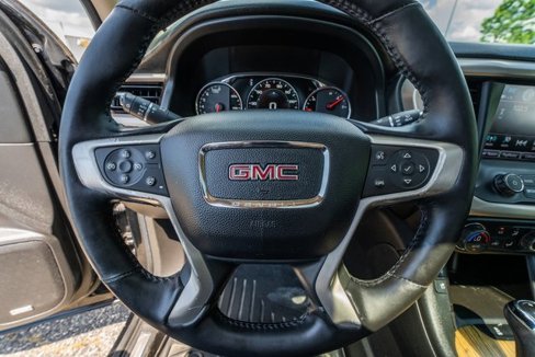 Used 2017 GMC Acadia Denali w/ Technology Package image 16