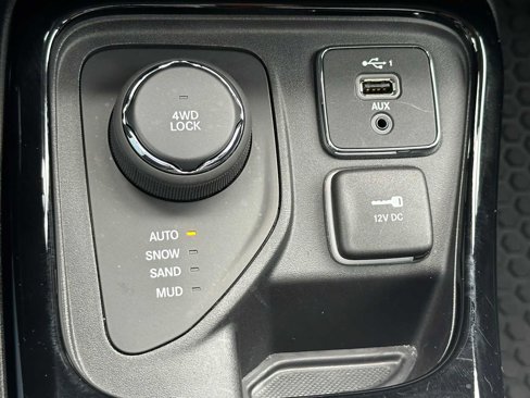 Used 2020 Jeep Compass Latitude image 28