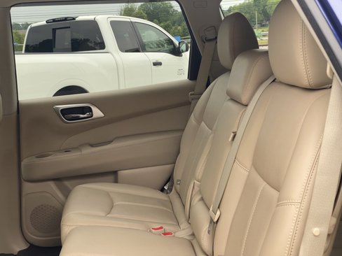 Used 2017 Nissan Pathfinder SL w/ SL Tech Package image 19