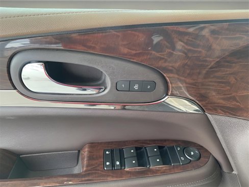 Used 2017 Buick Enclave Leather image 12