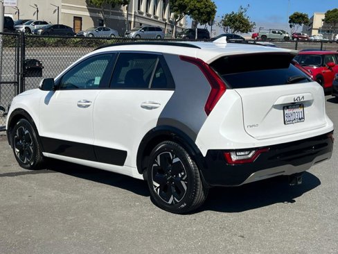 Used 2023 Kia Niro Wave image 7