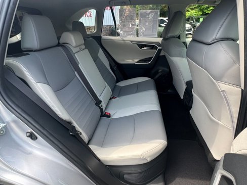 Used 2019 Toyota RAV4 Limited image 20