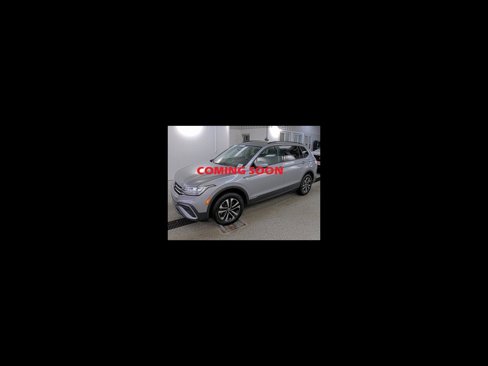 Used 2022 Volkswagen Tiguan S image 1