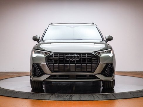 Used 2022 Audi Q3 2.0T Premium Plus w/ Premium Plus Package image 2