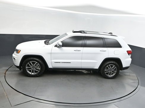 Used 2021 Jeep Grand Cherokee Limited w/ Luxury Group II image 32