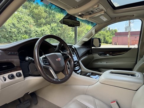 Used 2016 Cadillac Escalade ESV Luxury image 28