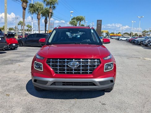 Used 2022 Hyundai Venue Limited image 2