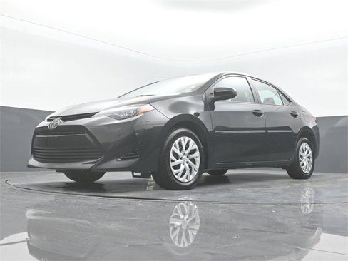 Used 2019 Toyota Corolla LE image 19