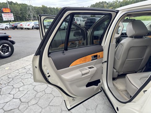Used 2015 Lincoln MKX AWD w/ Equipment Group 102A image 9