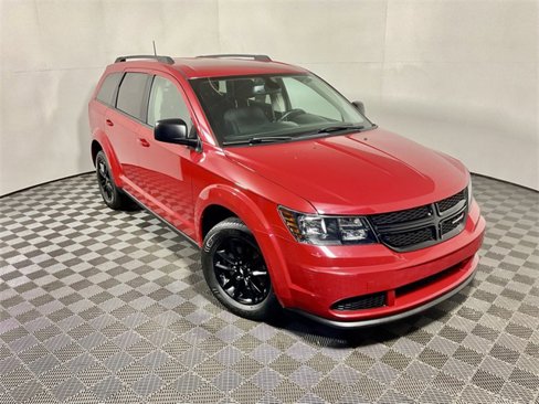 Used 2020 Dodge Journey SE w/ SE Popular Equipment Group image 2