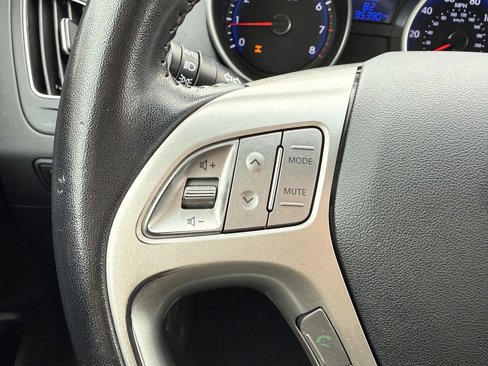 Used 2012 Hyundai Tucson Limited image 17
