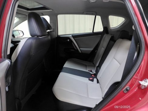 Used 2016 Toyota RAV4 Limited image 17