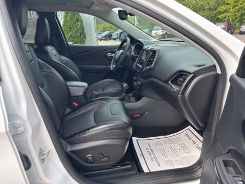 Used 2022 Jeep Cherokee Trailhawk w/ Premium Leather Package image 21