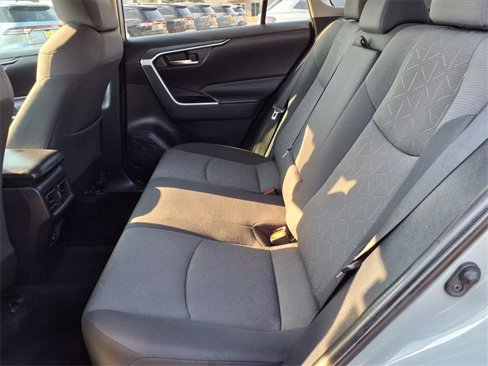 Used 2021 Toyota RAV4 XLE image 7